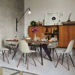 Potence Light By Vitra -Lighting Store 5577394 EamesFiberglassSideChairDSWEMTablePotence v fullbleed 1440x 15e7f86c d572 4dcb bd63 3ace89532770