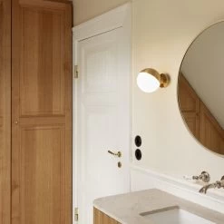 Louis Poulsen VL Studio Wall Lamp 11 Louis Poulsen VL Studio Wall Lamp -Lighting Store VLstudio Wall Brass Interior SS22 08481